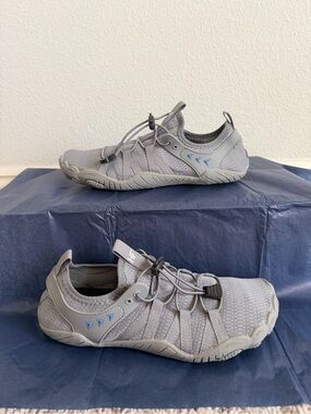 HF Barefoot slip on Water shoes color, dark gray. Size Eu40 Us9